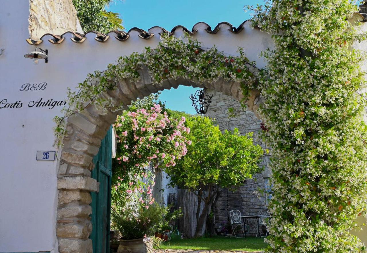 Cortis Antigas Bed & Breakfast Gesturi Dış mekan fotoğraf